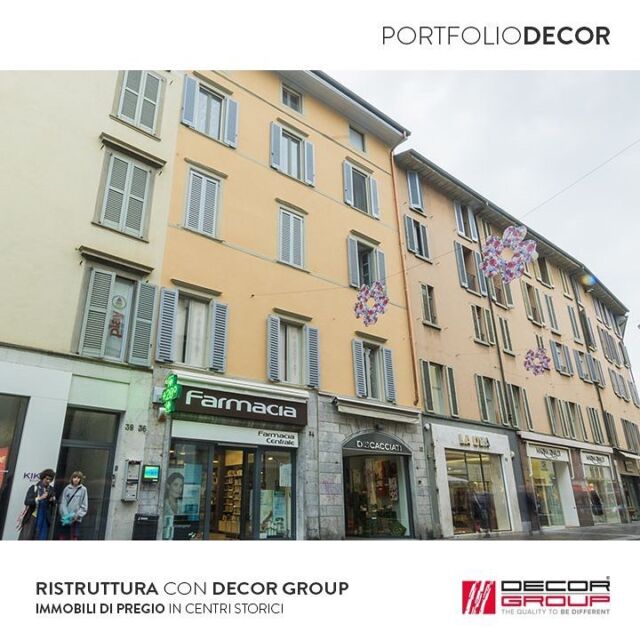 DecorGroup per la ristrutturazione delle facciate di un palazzo in centro Bergamo ha utilizzato le finiture ai silicati, ricchi di minerali particolarmente indicati per la decorazione dei centri storici e per ottenere effetti di pregio  #decorgroup #bergamocentro #ristrutturazionecasa #ristrutturazionefacciata #ristrutturazionefaidate #bergamocity #bergamocenter
